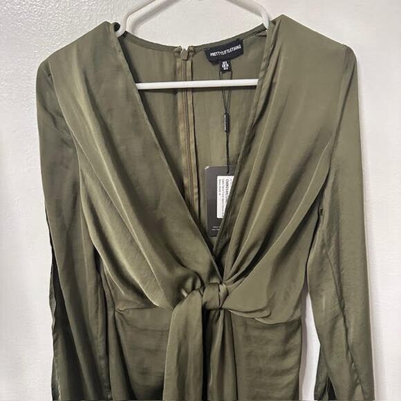 NWT PrettyLittleThing Satin Wrap Mini Dress Olive Green US 4 Long Sleeve - Picture 2 of 8